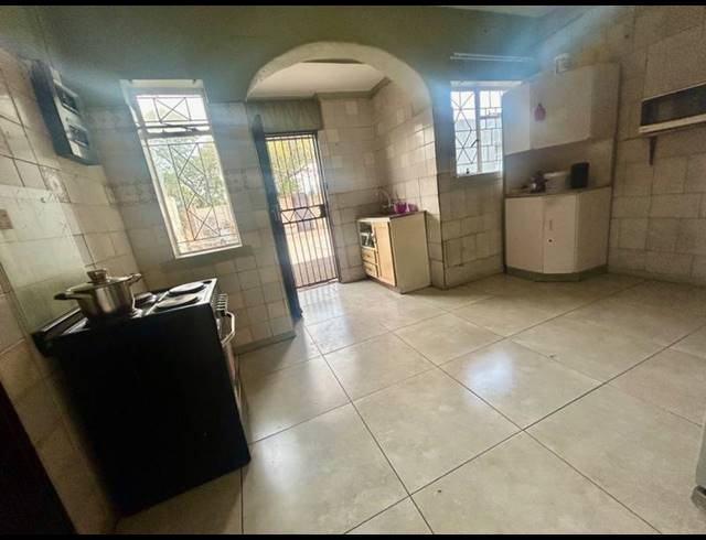 4 BEDROOM HOUSE FOR SALE IN VANDERBIJLPARK CW 3